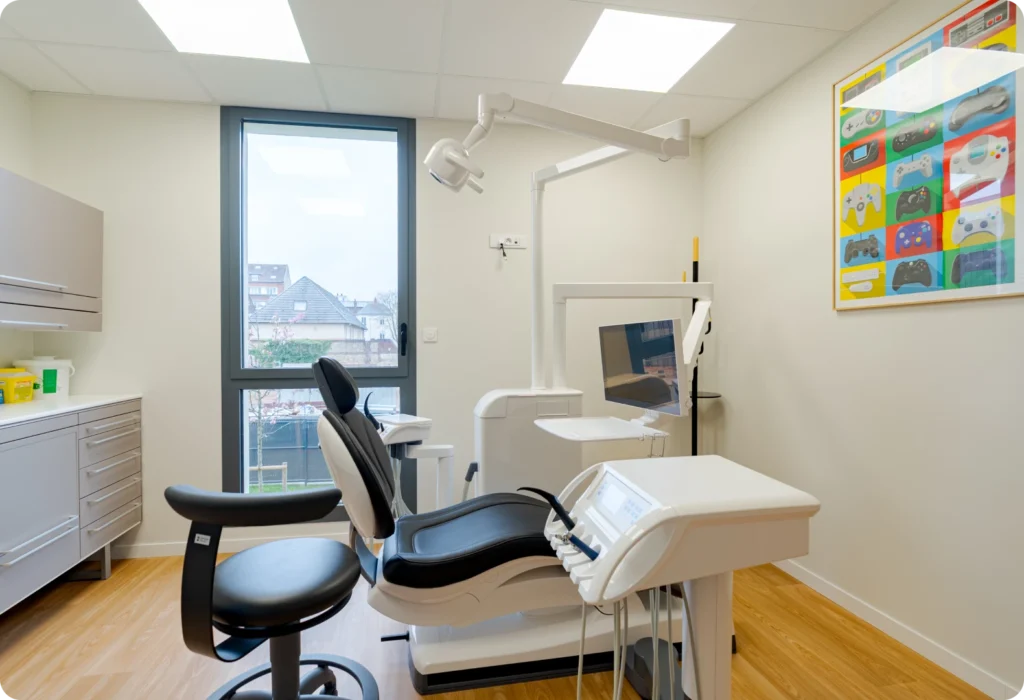 salle soins dentaires Page d'accueil Dr Mehdi HALLOUL, chirurgien-dentiste à Rouen